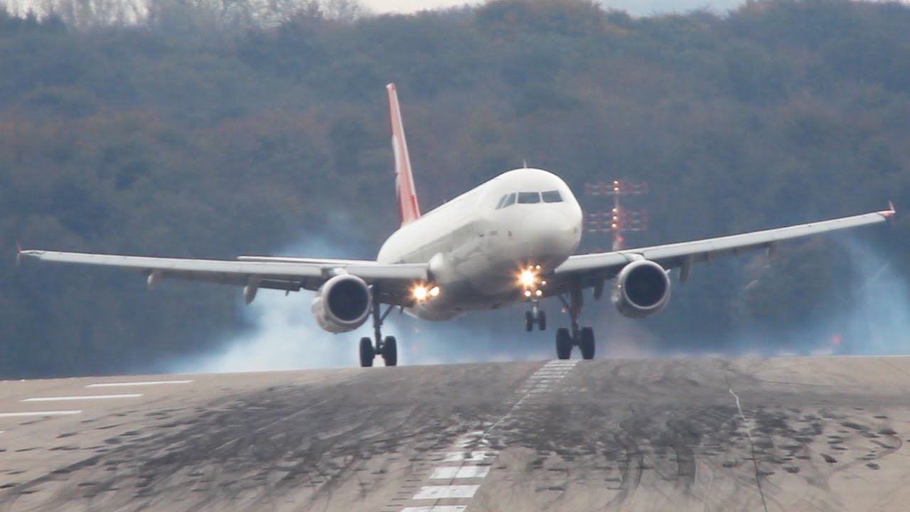 Boeing 767 Landing Gear hits Limits on Heavy Crosswind Landing