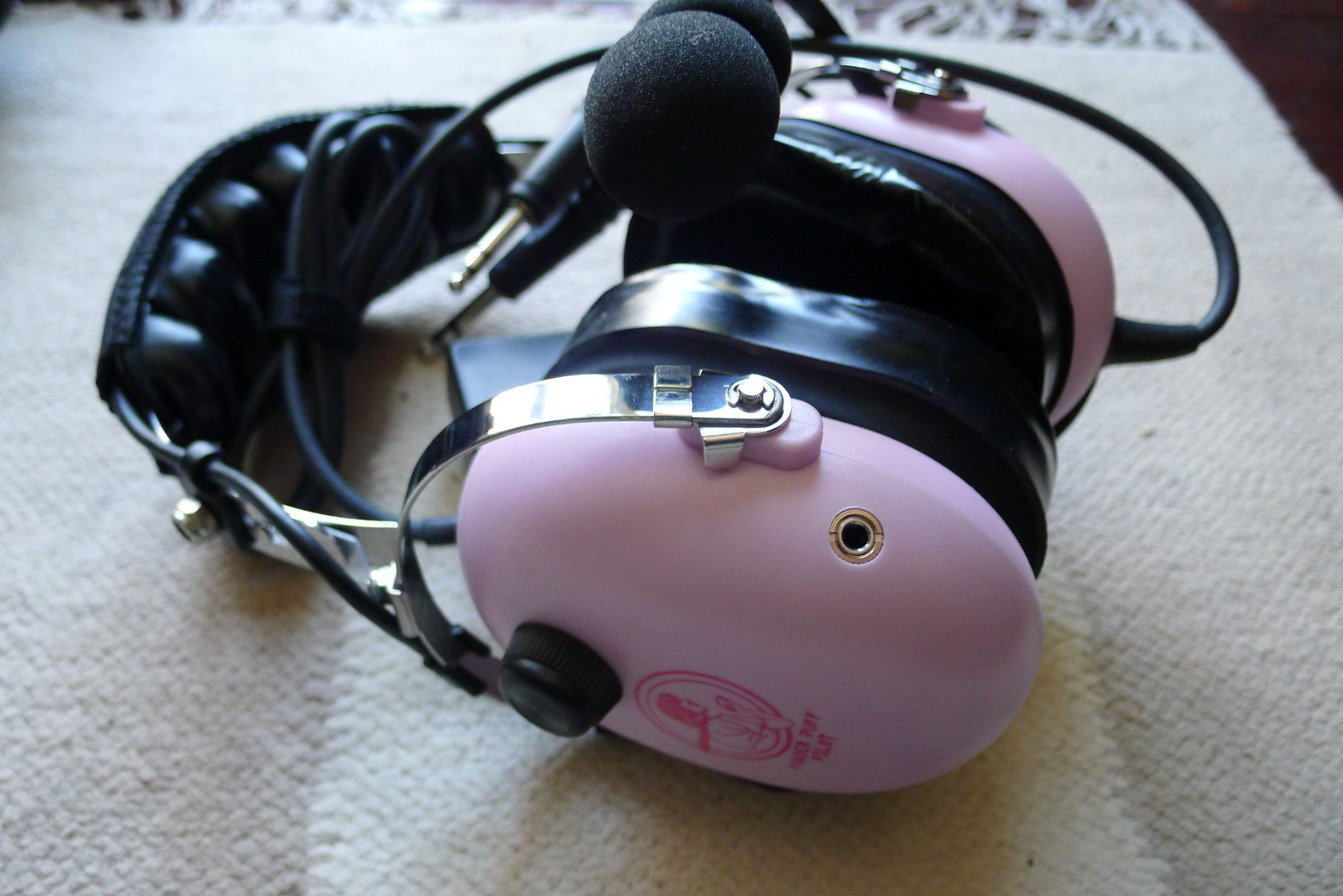 Headset Review – Powder Puff Pilot