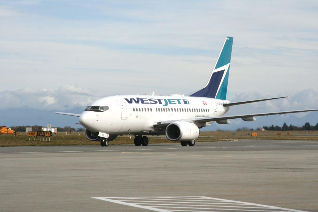 Sexist note left on napkin for female Westjet Pilot