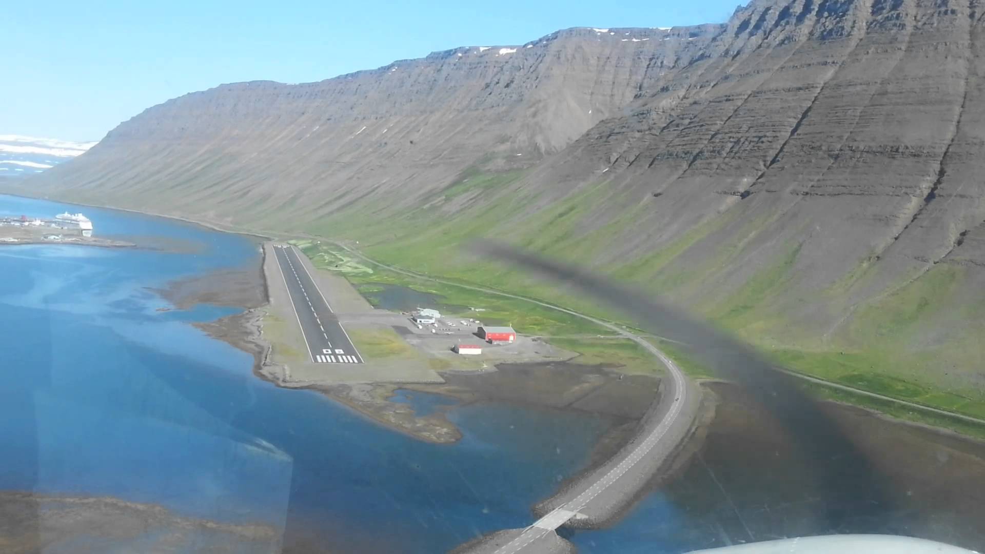 Video of extreme airport approach and landing in Iceland